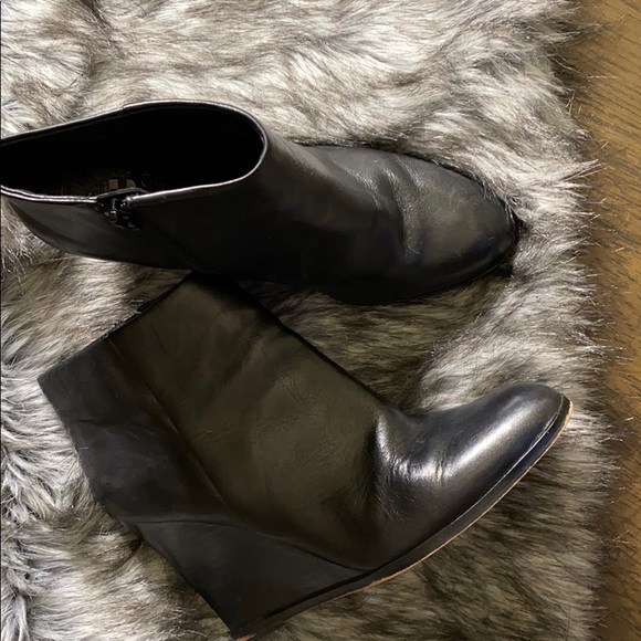 Vince Camuto soft leather black wedge heel booties - Picture 3 of 7
